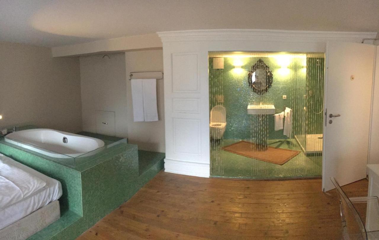 Hotel Loewen Лар Екстер'єр фото